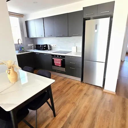 Premium Comfort Living, Elegant 2br Apartmán *